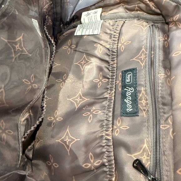 Lug Ranger Quilted Bag with Patterned Interior - Picture 10 of 11